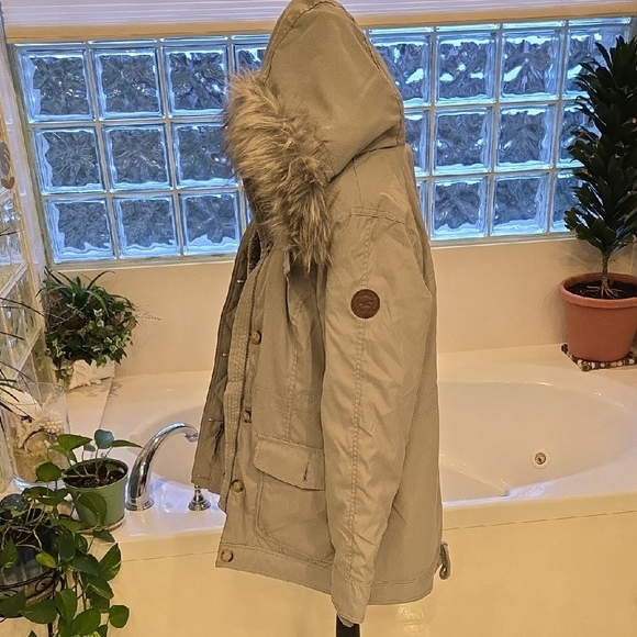 Hollister Gray Utility Jacket with Faux Fur Hood - Picture 5 of 13